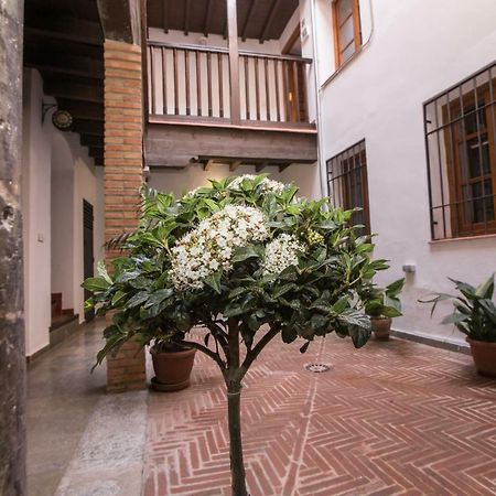 Apartamentos Nahira Suites 3000 Granada Kültér fotó